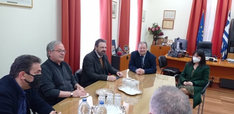 Επίσκεψη του πρ. υπουργού Αγροτικής Ανάπτυξης Σταύρου Αραχωβίτη στο δημαρχείο Αιγιαλείας