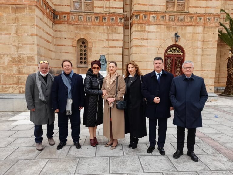 Δεκάδες κόσμου στο σημερινό 10ετές αρχιερατικό μνημόσυνο για την ανάπαυση της ψυχής τού Ιωάννη Βασιλειάδη