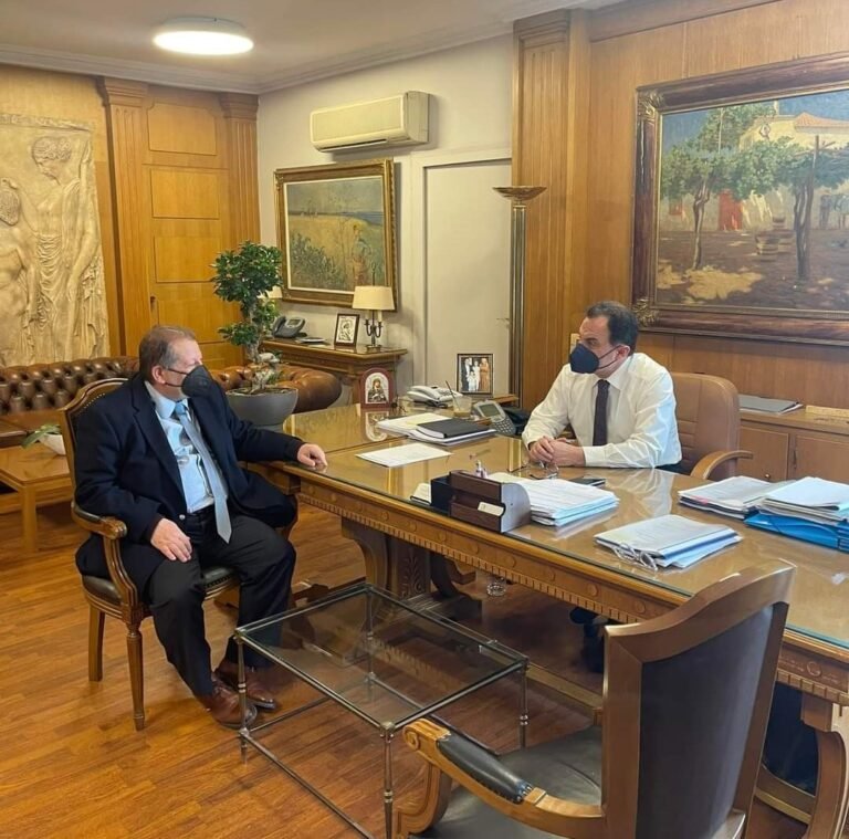 Εντός των ημερών ανακοινώσεις για τη στήριξη του εισοδήματος των σταφιδοπαραγωγών – Συνάντηση Καλογερόπουλου με τον Υπουργό Αγροτικής Ανάπτυξης