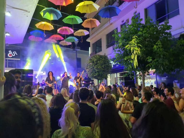 Η Ανδρέου Λόντου… «ρόκαρε» με τους 15 50 στο πάρτι της ΔΗ.Κ.ΕΠ.Α.!