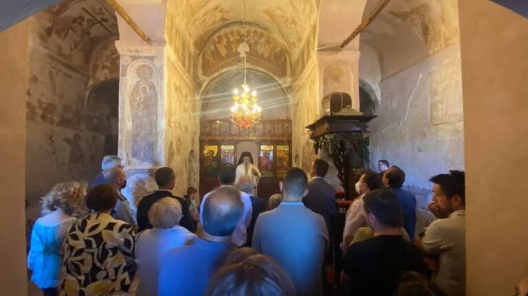 Ευλαβικό προσκύνημα στο Παλαιομονάστηρο του Οσίου Λεοντίου