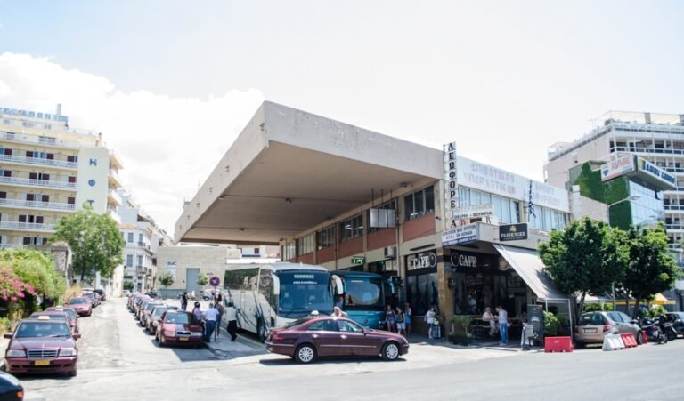 Έκπτωση 50% στο εισιτήριο μεταφοράς των σπουδαστών του Τμήματος Φυσικοθεραπείας που διαμένουν στο Αίγιο για την μετακίνησή τους προς την Πάτρα ενέκρινε το ΔΣ του Υπεραστικού ΚΤΕΛ Αχαΐας