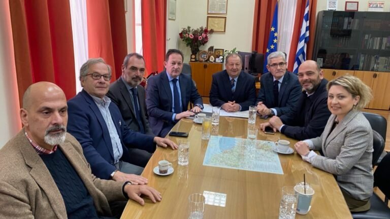Μεγάλη ημέρα για την Αιγιάλεια η επίσκεψη Πέτσα για το διυλιστήριο στον Σελινούντα – Ένα όραμα 20 ετών στην τελική του ευθεία