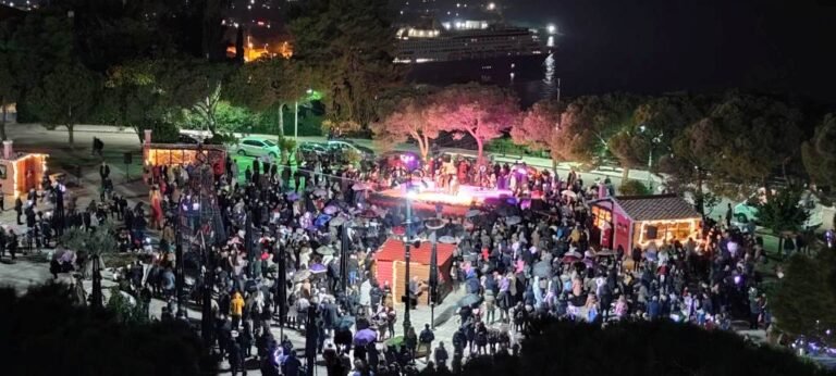 Φαντασμαγορική έναρξη για το Πάρκο των Χριστουγέννων στο Αίγιο!