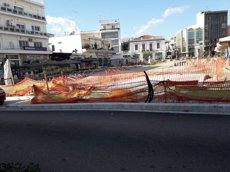 Παραπομπή της έγκρισης των πρακτικών για την πλατεία Αγίας Λαύρας στο Δημοτικό Συμβούλιο Αιγιαλείας