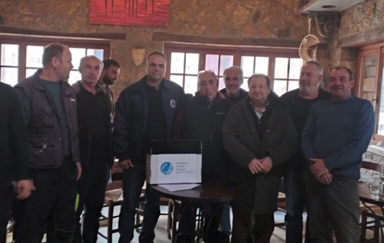 Παραδόθηκε απινιδωτής στην Κοινότητα Ζαρούχλας –  Προωθούνται η λειτουργία Πυροσβεστικού Σταθμού και σεμινάρια πρώτων βοηθειών για τους κατοίκους