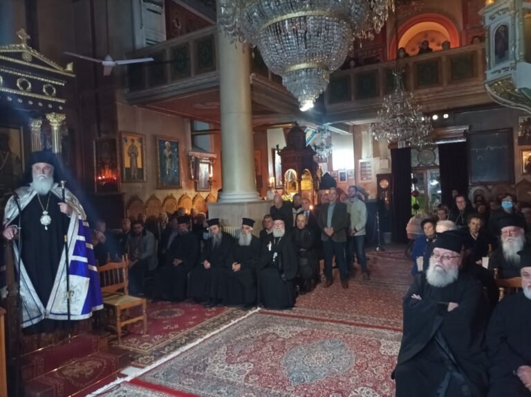 Με κατάνυξη και θρησκευτική ευλάβεια ο Δ΄ Κατανυκτικός Εσπερινός στον Ιερό Ναό Αγίου Ανδρέου Αιγίου