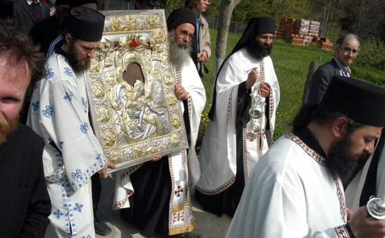 Στον Καθεδρικό Ναό Αθηνών έρχεται την Τετάρτη από το Άγιο Όρος η Θαυματουργή Ιερά Εικόνα της Παναγίας «Άξιον Εστί»