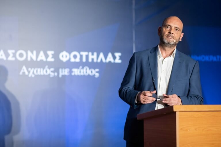 Ιάσων Φωτήλας: «Ένα μεγάλο ευχαριστώ στη Δυτική Αχαΐα!» (Φωτογραφίες από τη χθεσινή του ομιλία)