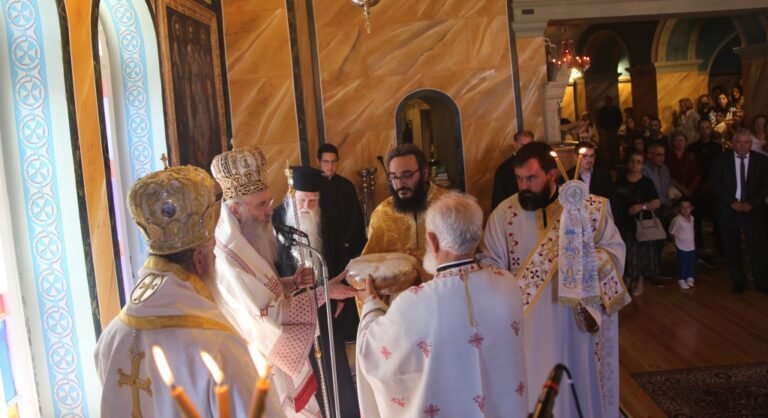 Με ιεροπρέπεια και λαμπρότητα η εορτή του Αγίου Πνεύματος στο Ιερό Προσκύνημα Παναγίας Τρυπητής