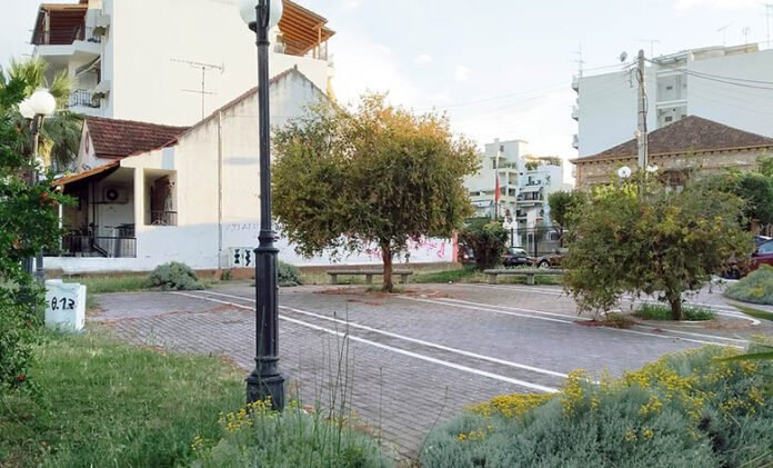 PLATEIA-DESPOTOPOULON-MOIRAIA-POLYKATOIKIA