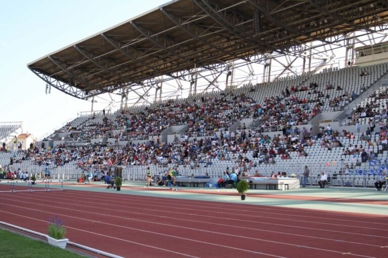 Με 18 συμμετοχές ο Αθηνόδωρος Αιγίου στο Πανελλήνιο Πρωτάθλημα Στίβου Παίδων – Κορασίδων (Κ18)!
