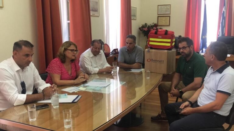 Εξοπλισμός Πρώτων Βοηθειών παραδόθηκε στο Δήμο Αιγιαλείας