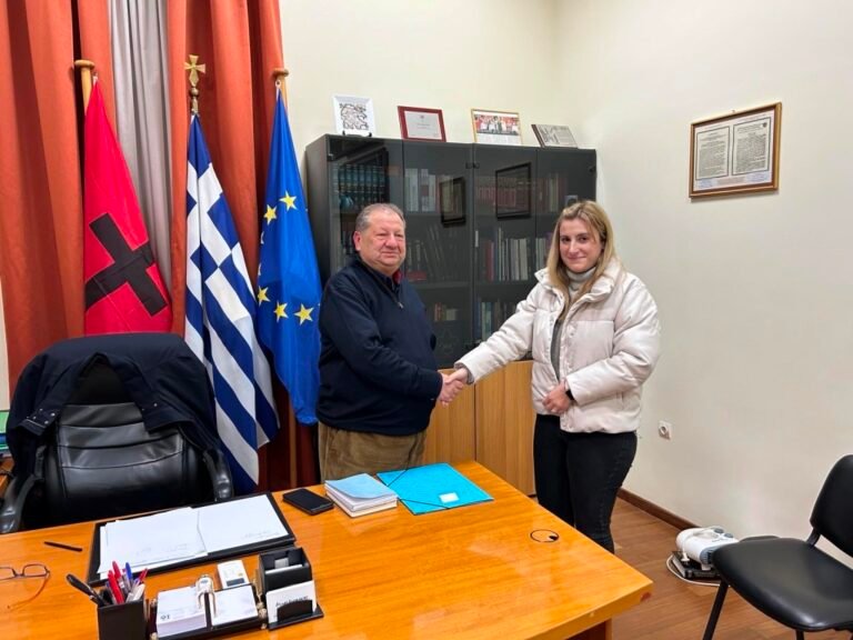 Δέχθηκε δημότες στο γραφείο του ο Δήμαρχος Αιγιαλείας Δημήτρης Καλογερόπουλος