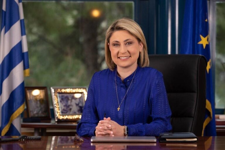 Την ικανοποίησή της για την υπογραφή της απόφασης κατασκευής αντιδιαβρωτικών έργων στην Αιγιάλεια εκφράζει η Χριστίνα Αλεξοπούλου