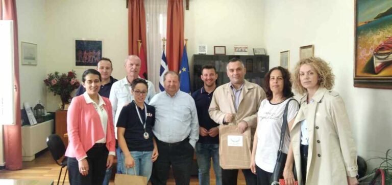 Συγχαρητήρια Δ. Καλογερόπουλου στον μαθητή της ΣΤ’ Δημοτικού Κώστα Γιαλελή για την κατάκτηση του Χάλκινου Μεταλλίου στο Πανελλήνιο Μαθητικό Πρωτάθλημα Σκάκι