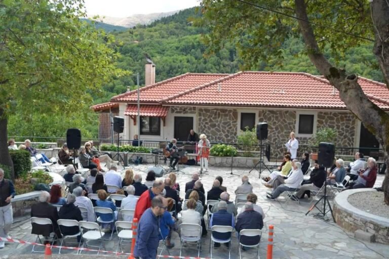 Εξαιρετική η τιμητική εκδήλωση στο Μεσορρούγι για τον σπουδαίο συγγραφέα και ποιητή Σπυρίδωνα Περεσιάδη