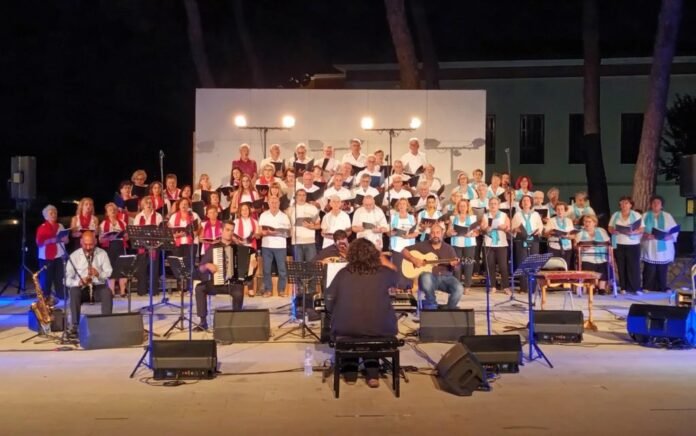 Μικτή χορωδία Αιγιαλείας