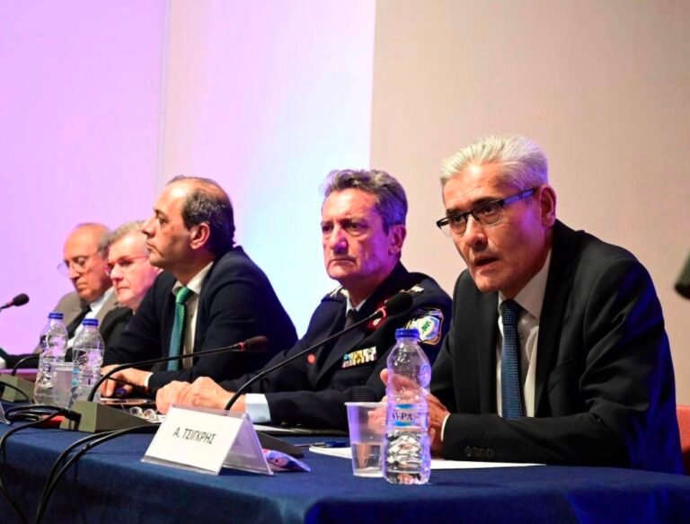 Ασφυκτικά γεμάτο το «Αλέκος Μέγαρης» στη χθεσινή παρουσίαση του νέου βιβλίου τού Άγγελου Τσιγκρή