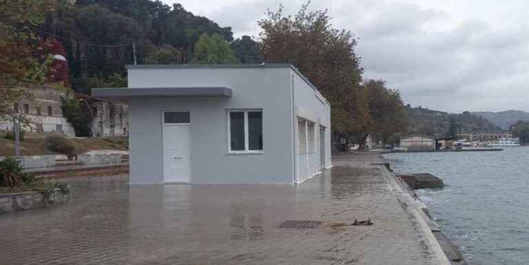 Ολοκληρώθηκαν οι εργασίες συντήρησης και ανακαίνισης του κτιρίου του Φάρου στο Παλιό Λιμάνι Αιγίου