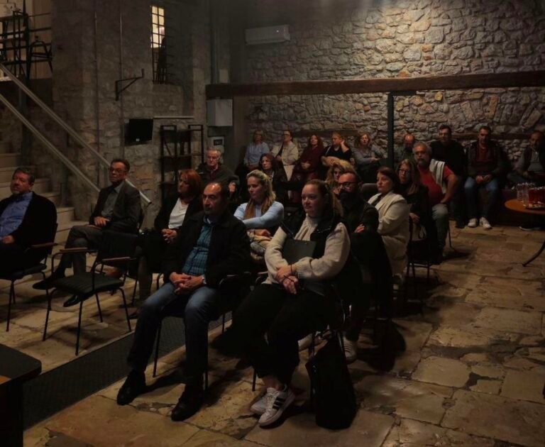 Ημερίδα για την ενίσχυση της διοικητικής οργάνωσης – Μία ενδιαφέρουσα πρωτοβουλία της Ομοσπονδίας Συλλόγων Αιγιαλείας για τα μέλη της