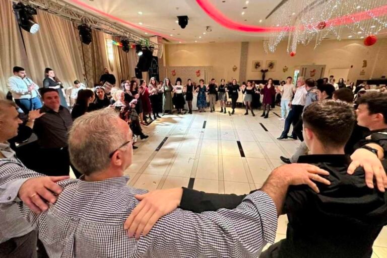 Γλέντησαν… μέχρι τελικής πτώσεως στην εκδήλωση του Χορευτικού Ομίλου Αιγίου!