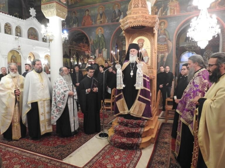 Με κατάνυξη και ιεροπρέπεια ο Ε’ Κατανυκτικός Εσπερινός στον Ιερό Ναό Αγίου Ιωάννου Αιγίου