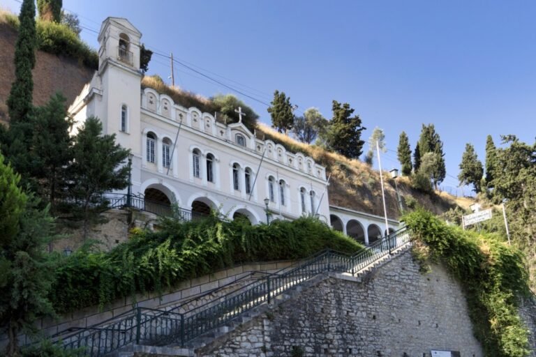 Ιερά Παράκληση υπέρ πνευματικής ενισχύσεως εν όψει των ενδοσχολικών και εισαγωγικών εξετάσεων