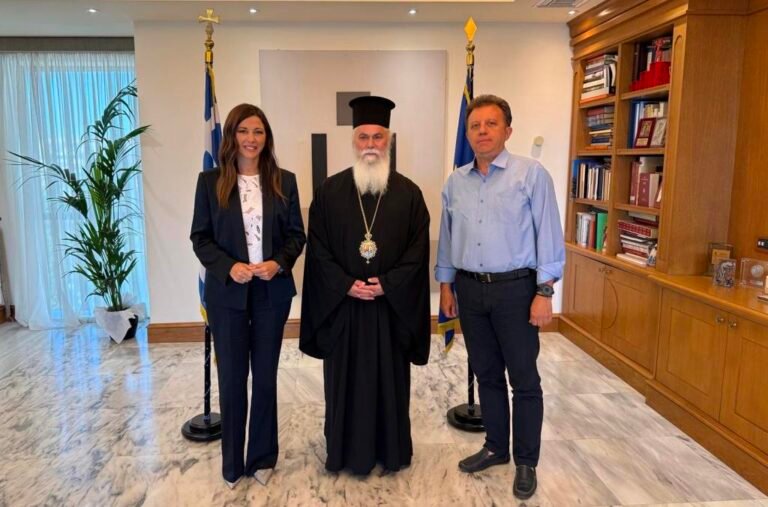 Με την Υπουργό Παιδείας Σοφία Ζαχαράκη συναντήθηκε ο Μητροπολίτης κ. Ιερώνυμος