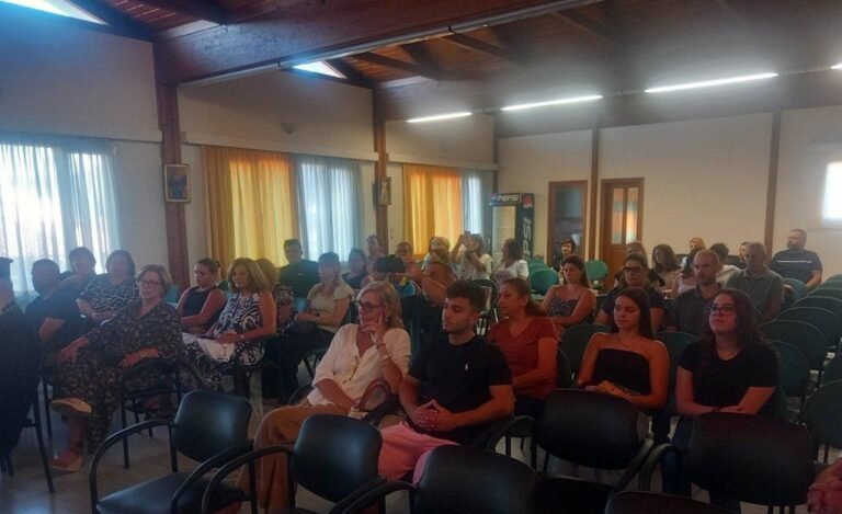 Εκδήλωση βράβευσης μαθητών που συμμετείχαν στο διαγωνισμό Ζωγραφικής και Φωτογραφίας της Ιεράς Μητροπόλεως Καλαβρύτων και Αιγιαλείας